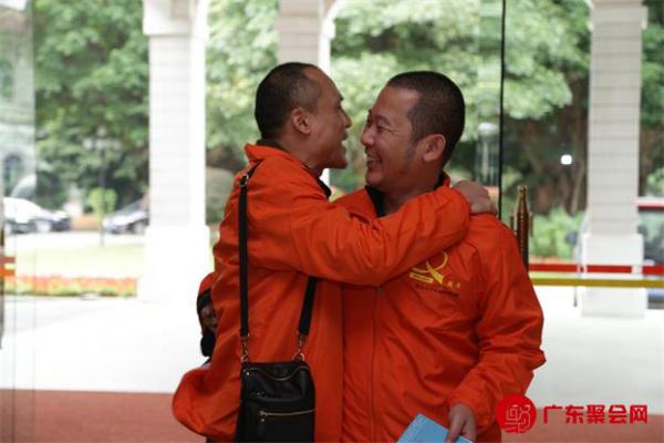 虎山中学某班毕业20周年聚会